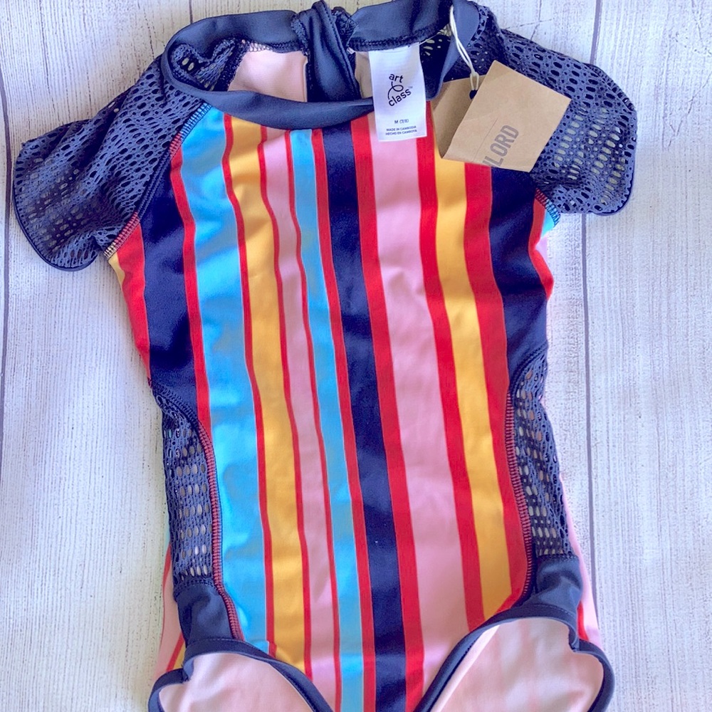Girls 1 piece nwot 7/8